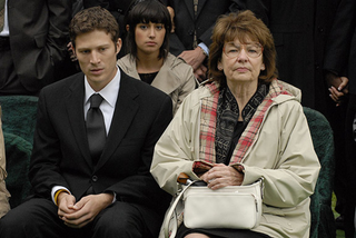 Illustration for article titled One of the best TV episodes of the ’00s is about death, dads, and deviled eggs